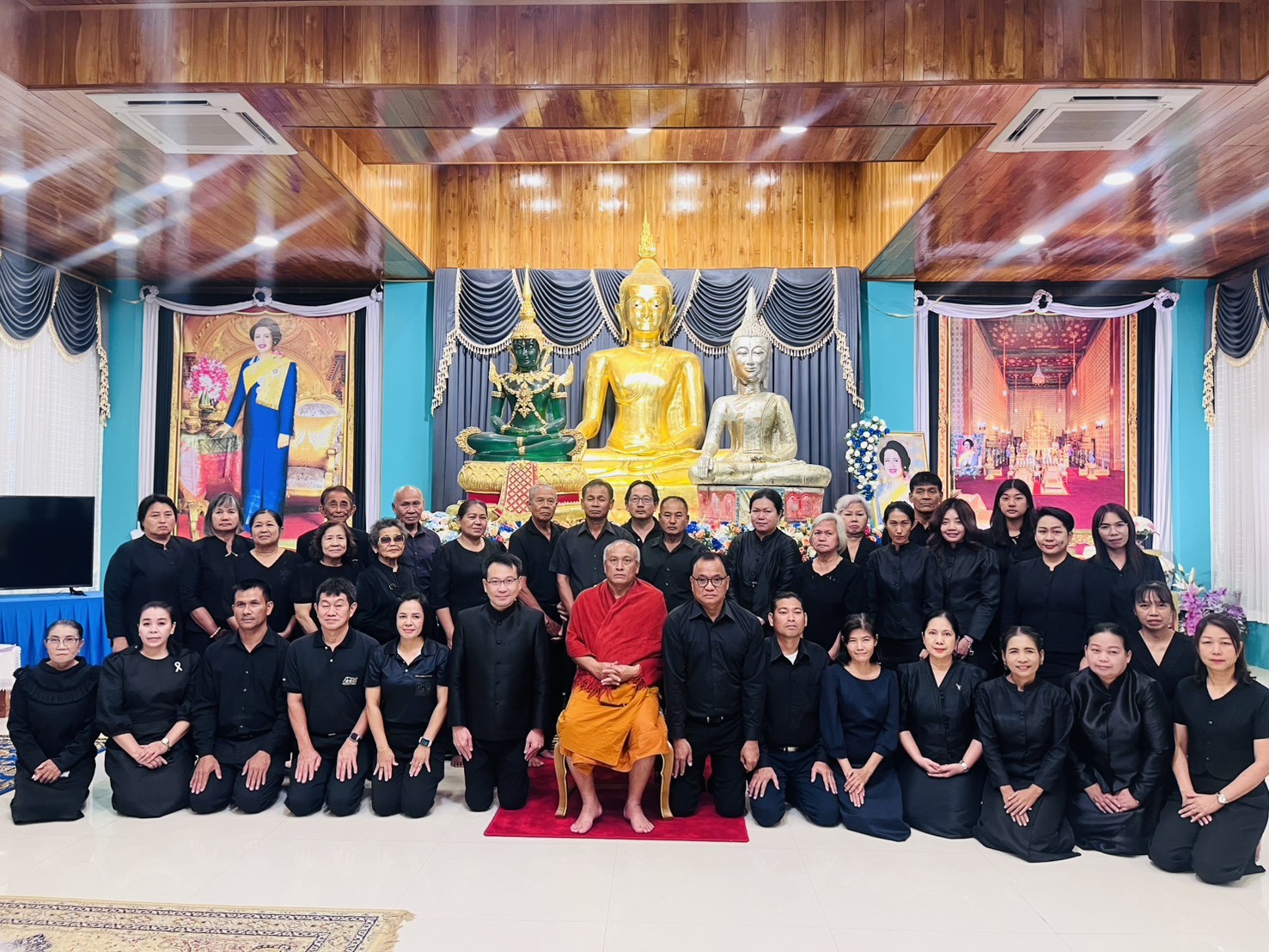 พช กุยบุรี  ร่วมพิธีบำเพ็ญพระราชกุศลสวดพระอภิธรรมพระบรมศพ อุทิศถวายสมเด็จพระนางเจ้าสิริกิติ์ พระบรมราชินีนาถ พระบรมราชชนนีพันปีหลวง (คืนที่ 99) 