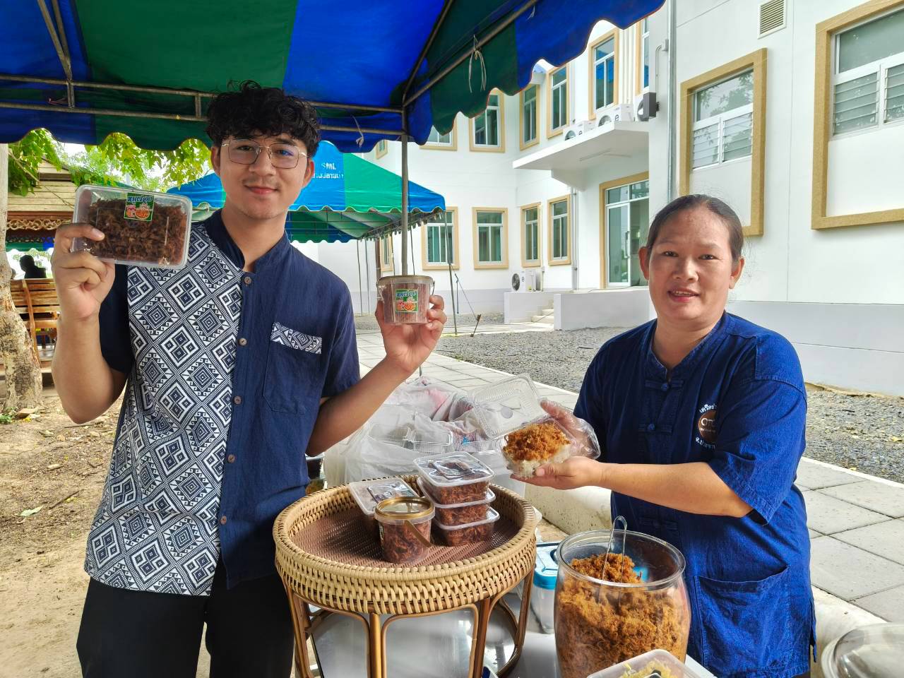 พช.กุยบุรี ผนึกพลัง OTOP ร่วม “ไทยช่วยไทย” ลดรายจ่ายประชาชน เพิ่มโอกาสทางการตลาดให้ผู้ประกอบการชุมชน