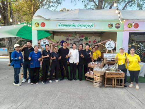 พช.กุยบุรี เข้าร่วมกิจกรรมงาน “สามอ่าวเล่าขาน สืบสานประวัติศาสตร์ หลากหลายวัฒนธรรม” นำเสนอผลความสำเร็จโครงการพัฒนาเศรษฐกิจฐานรากประจวบคีรีขันธ์สู่สังคมผาสุก