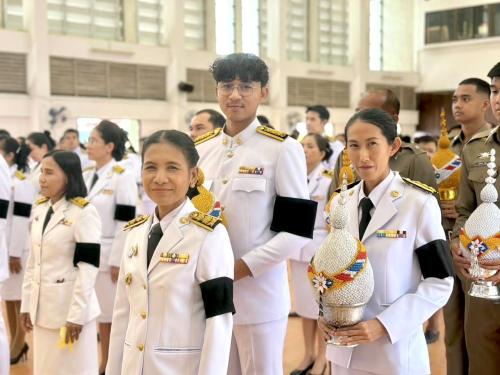 พช.กุยบุรี ร่วมพิธีถวายเครื่องราชสักการะและจุดเทียนถวายพระพรชัยมงคล เนื่องในโอกาสวันเฉลิมพระชนมพรรษา พระบาทสมเด็จพระเจ้าอยู่หัว