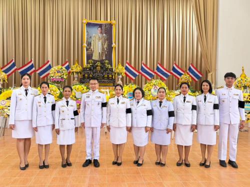 พช.กุยบุรี ร่วมพิธีทำบุญตักบาตรถวายพระราชกุศล เนื่องในวันนวมินทรมหาราช น้อมรำลึกในพระมหากรุณาธิคุณ รัชกาลที่ 9 