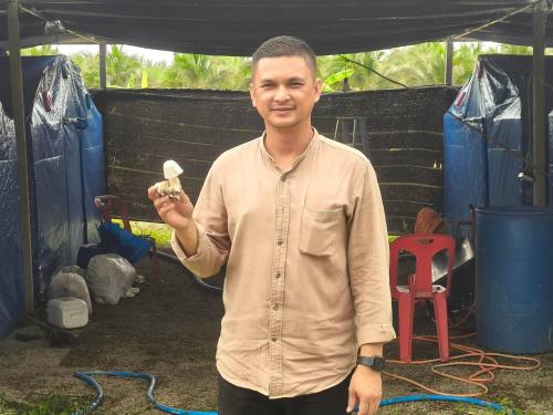  พช.กุยบุรี ดันของดีชุมชน! ลงพื้นที่หนุน “123 ฟาร์มเห็ดฟาง” ขึ้นทะเบียน OTOP เพิ่มโอกาสทางการตลาด สร้างมูลค่าสินค้าท้องถิ่น