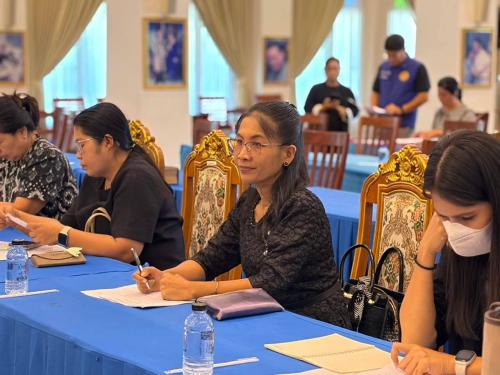 พช.กุยบุรี ร่วมประชุมเตรียมความพร้อม ซักซ้อมแนวทางจัดพิธีถวายดอกไม้จันทน์ อำเภอกุยบุรี จังหวัดประจวบคีรีขันธ์